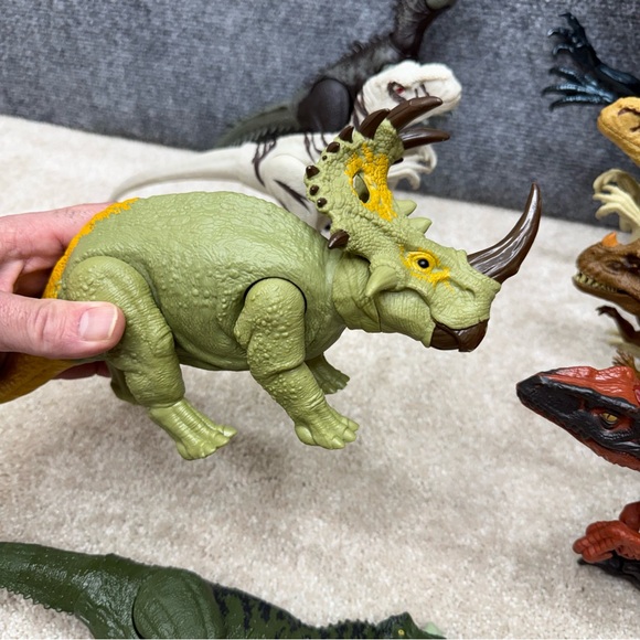 Jurassic World ? dinosaur figures collection lot x8 AS IS - Picture 3 of 11